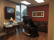 Load image into Gallery viewer, Medical Breakthrough 5 version 3.0  MBBT5V3 Massage Chair